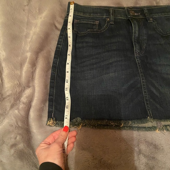 Express Size 4 denim skirt. Never worn. - Picture 4 of 6
